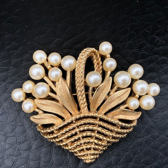 Trifari Jewelry - Crown Trifari Basket Brooch 1960s Faux Pearl Bouquet Gold Tone TV & Book Piece